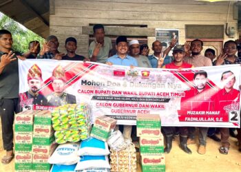 T Zainal Salurkan Bantuan Banjir di Pante Bidari Aceh Timur