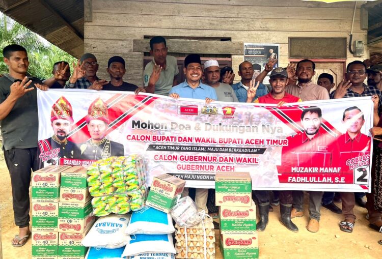 T Zainal Salurkan Bantuan Banjir di Pante Bidari Aceh Timur