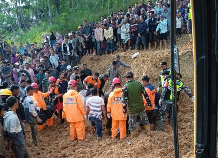 Satu Keluarga Tertimbun Longsor di Aceh Tengah, 2 Korban Ditemukan Meninggal