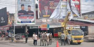 Panwaslih dan Satpol PP Aceh Barat Copot Sebanyak 28 APK di Kawasan Terlarang