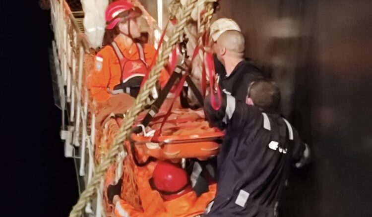 Tim SAR Banda Aceh Evakuasi ABK asal Ukraina ke RSUDZA Banda Aceh