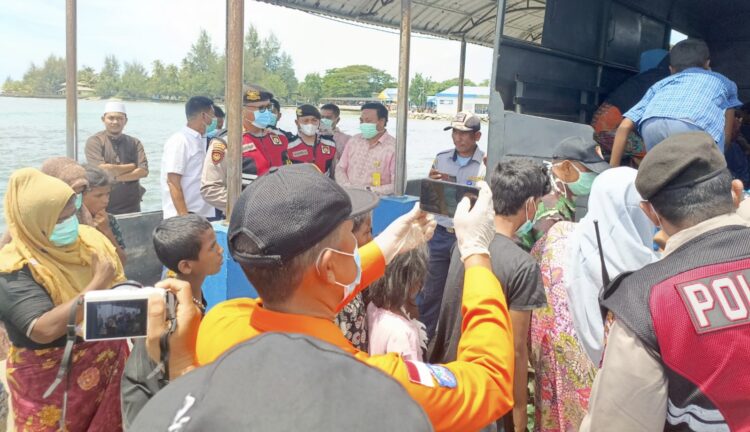 139 Imigran Rohingya Dilaut Aceh Selatan di Evakuasi ke Darat