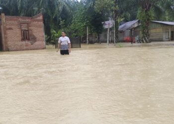 Banjir Hampir Rendam Seluruh Rumah Warga di Seneubok Pusaka Aceh Selatan