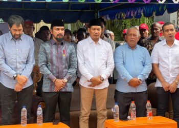 Mualem Silaturrahmi dengan Paslon AZAN dan Ratusan Masyarakat di Aceh Timur