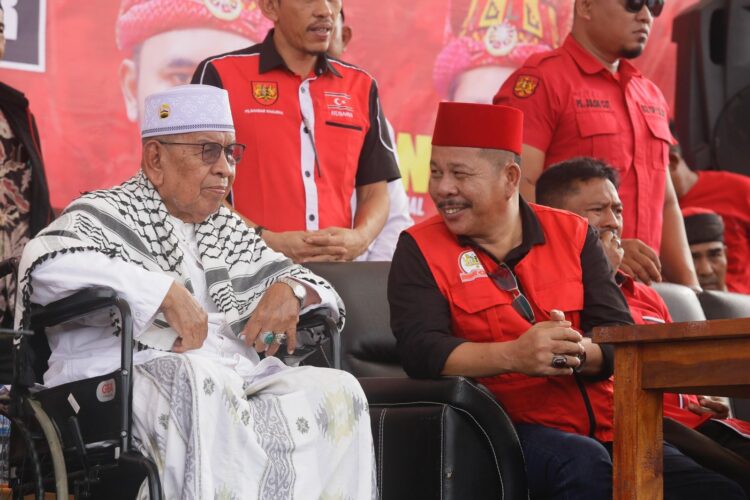 Naik Panggung Kampanye, Abon Arongan Minta Masyarakat Aceh Timur Menangkan AZAN