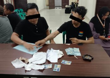 Pergoki Politik Uang di Langsa Lama,  Warga Serahkan Timses Paslon 02 ke Petugas, Begini Kejadianya !