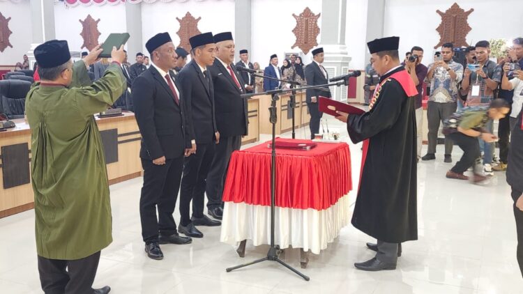 Ketua PN Idi Lantik Tiga Pimpinan DPRK Aceh Timur, Ini kata Azhar