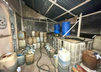 Polisi Gerebek Gudang Penimbunan dan Sita 4,2 Ton Minyak di Banda Aceh