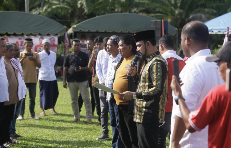 Paslon Azan Kembali Kukuhkan Tim Pemenangan AZAN Sekecamatan Darul Aman