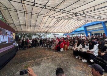 Ratusan Pendukung Cabup Aceh Timur  Nobar Dihalaman Dishup