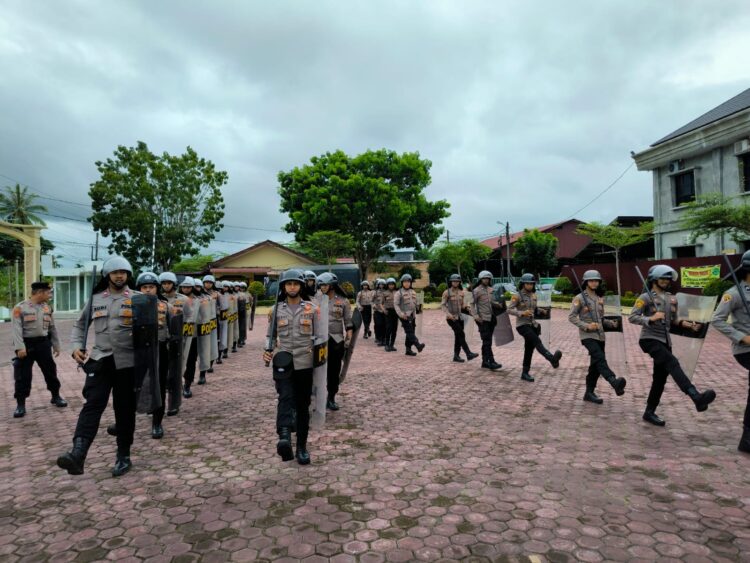 Tingkatkan Keterampilan, Puluhan Personel Polres Aceh Timur Latihan Dalmas