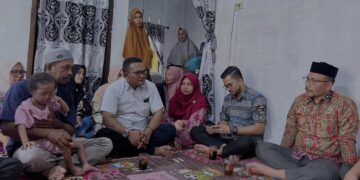 Terkendala Biaya, Haji Uma Kunjungi Rumah Balita Bocor Jantung di Aceh Timur