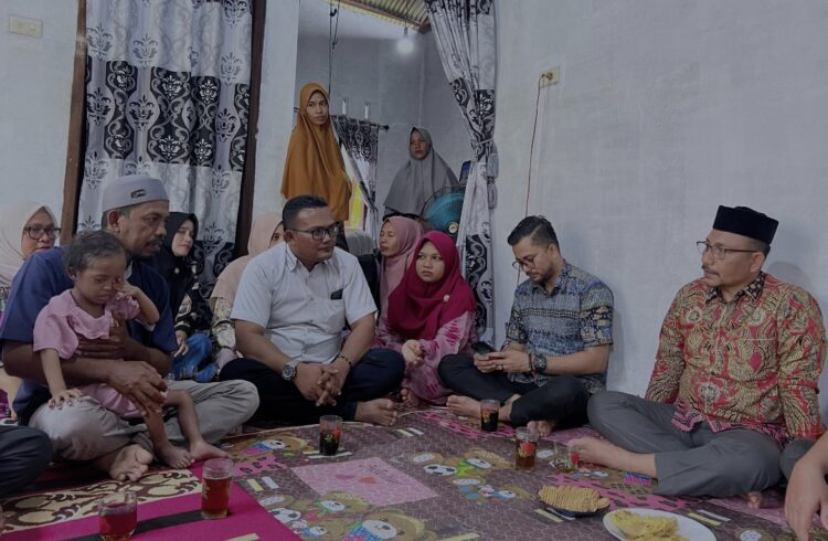 Terkendala Biaya, Haji Uma Kunjungi Rumah Balita Bocor Jantung di Aceh Timur