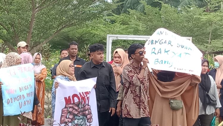 Ratusan Warga Langsa Demo Tolak Money Politics, Ini Tuntutan Mereka kepada Panwaslih !