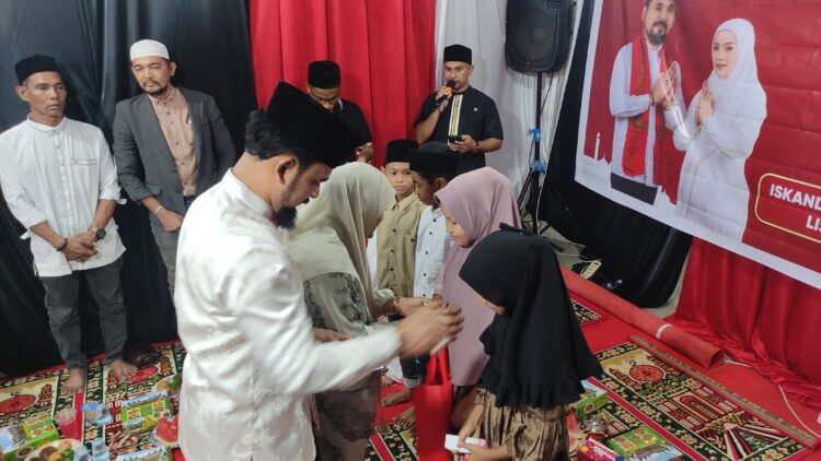 Istri Bupati Aceh Timur Jamu dan Bagikan Santunan untuk 250 Anak Yatim