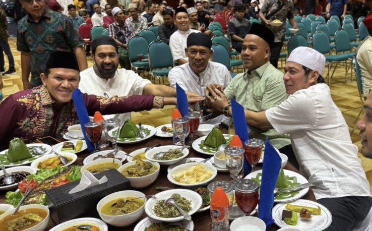 Buka Puasa Bersama, Ketua DPRA dan Tokoh Parta Gerindra Aceh Tunjukkan Kesolidan