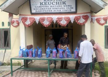155 Masyarakat di Matang Weng Terima Paket Lebaran dari Pemerintah Desa