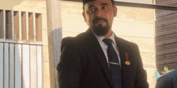 Isak Tangis Bupati Aceh Timur Terpilih, Iskandar Al-Farlaky Saat Takziah ke Rumah Alm Landak