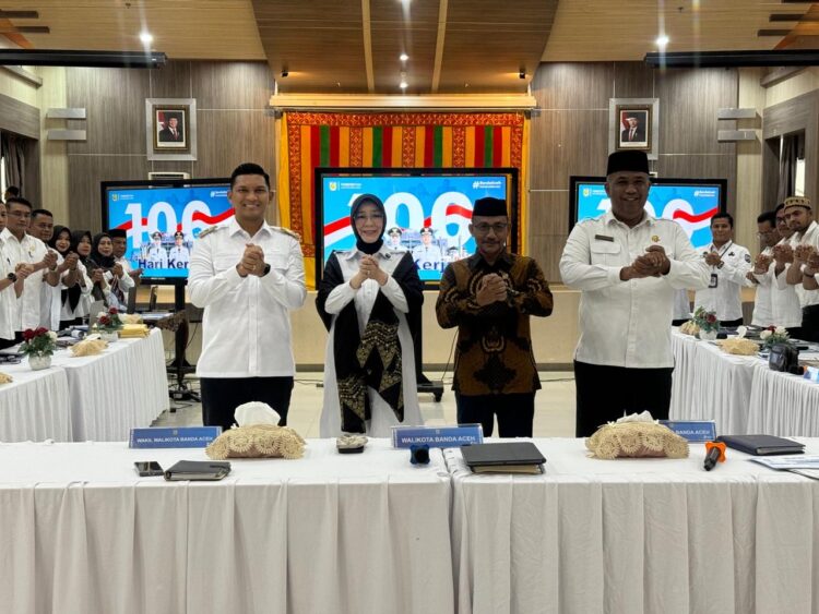 Haji Uma Bahas RUU Perkotaan dengan Walikota Banda Aceh