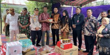 Pemkab Aceh Timur Hadir di Tengah Warga, Bantu Korban Kebakaran di Pantee Bidari