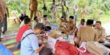 Peduli untuk Korban Kebakaran, Wabup Aceh Timur Serahkan Bantuan Masa Panik