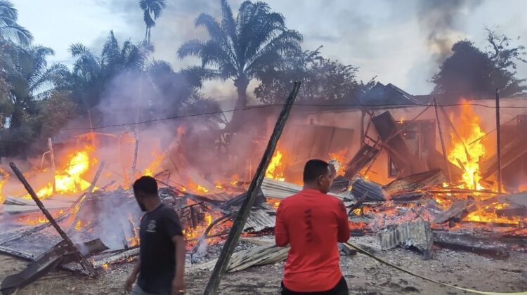 Sebuah Rumah di Pante Bidari Aceh Timur Hangus Terbakar Dilahap “Si Jago Merah”