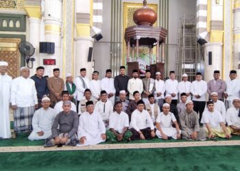 Bupati dan Wabup Aceh Timur Laksanakan Shalat Idul Adha di Masjid Agung Darussalihin Idi Rayeuk