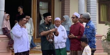 Bupati Al-Farlaky Melayat ke Rumah Ulama dan Tokoh Masyarakat