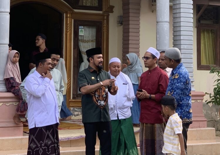 Bupati Al-Farlaky Melayat ke Rumah Ulama dan Tokoh Masyarakat