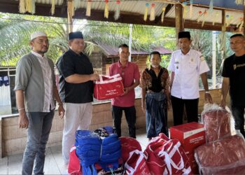 Pang Ucok Salurkan Bantuan untuk Korban Angin Kencang dan Tinjau Abrasi DAS Arakundo