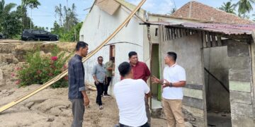 Pang Ucok Tinjau Lokasi Longsor yang Mengancam Akses 9 Desa di Pendalaman Aceh Timur