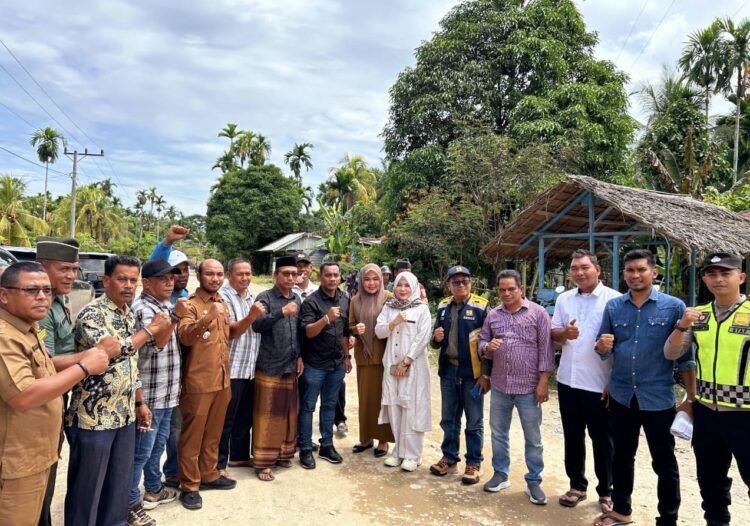 Bunda Salma Tinjau Infrastruktur Jalan Rusak Paya Bakong-Pante Bahagia di Aceh Utara