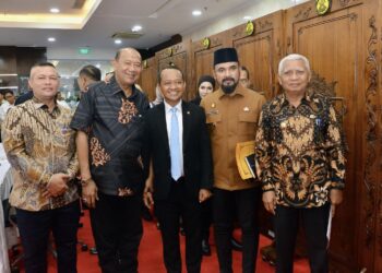 Rapat dengan Menteri ESDM: Bupati Al-Farlaky Tekankan Legalisasi Sumur Minyak Rakyat Harus Berstandar Keselamatan