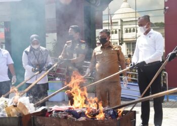 Sekda Aceh Timur Hadiri Pemusnahan Barang Bukti