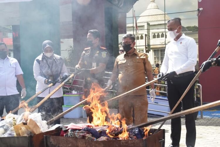 Sekda Aceh Timur Hadiri Pemusnahan Barang Bukti