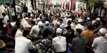 Ribuan Pelayat Padati Rumah Duka Bupati Aceh Timur pada Malam Keenam Takziah