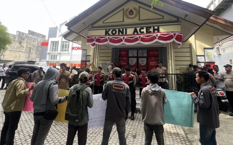 Rangkap Jabatan di KONI Aceh Singkil, Mahasiswa dan Pemuda Gelar Aksi Protes