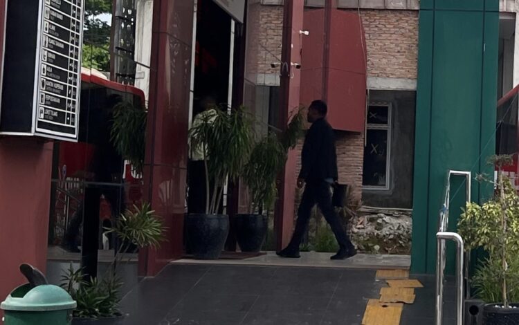 Breaking News: Mantan Bupati Aceh Timur, Rocky, Memenuhi Panggilan Kejaksaan