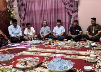 Wagub Aceh dan Wabup Aceh Timur Takziah ke Rumah Duka Tokoh Birokrat Aceh Timur