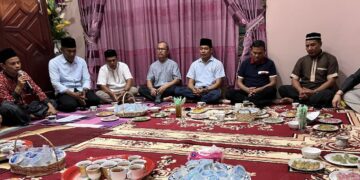 Wagub Aceh dan Wabup Aceh Timur Takziah ke Rumah Duka Tokoh Birokrat Aceh Timur