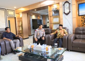 Haji Uma Sampaikan Laporan Masyarakat Terkait Perambahan Hutan dan TPPO kepada Kapolda Aceh