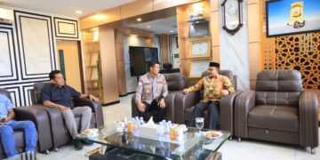 Haji Uma Sampaikan Laporan Masyarakat Terkait Perambahan Hutan dan TPPO kepada Kapolda Aceh