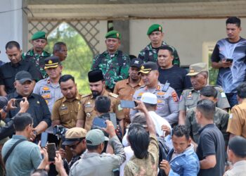 Bupati Al-Farlaky Sambut Pendemo dengan Dialog Terbuka