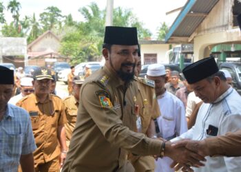 Bupati Aceh Timur Melayat ke Kediaman Tokoh Ulama Simpang Ulim