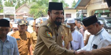 Bupati Aceh Timur Melayat ke Kediaman Tokoh Ulama Simpang Ulim