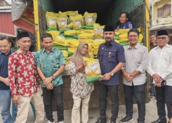 Bupati Al-Farlaky Gelar Operasi Beras Murah di Tiga Lokasi