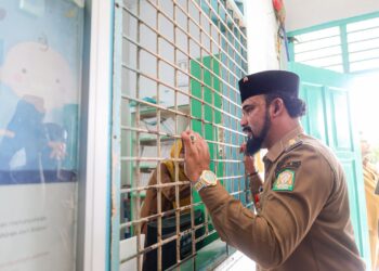 Sidak Puskesmas Madat, Bupati Al-Farlaky Pastikan Pelayananan Kesehatan Tetap Prima