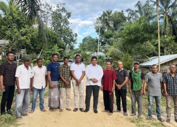 Pang Ucok Meninjau Jalan sekaligus Silaturrahmi dengan Warga Pendalaman Aceh Timur