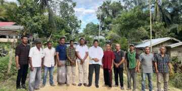 Pang Ucok Meninjau Jalan sekaligus Silaturrahmi dengan Warga Pendalaman Aceh Timur