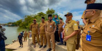 Bupati Al-Farlaky Tinjau dan Rencanakan Pembangunan Jembatan Naleung